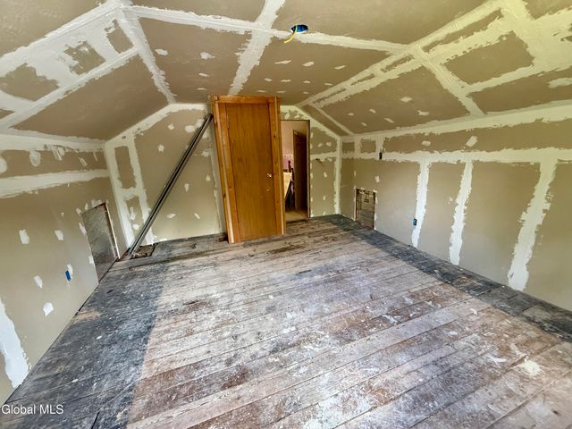 34 Mallory Avenue, Queensbury, NY 12804