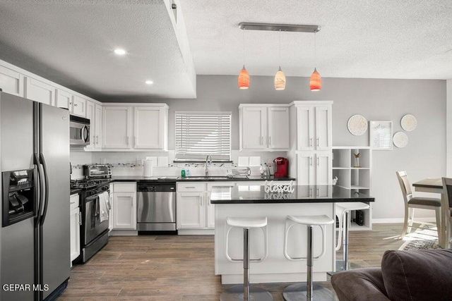 7328 CORONA DEL SOL Drive, El Paso, TX 79911