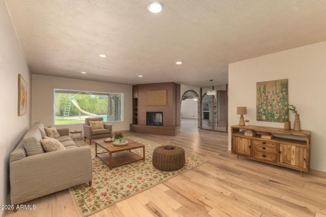 8115 N 11TH Avenue, Phoenix, AZ 85021
