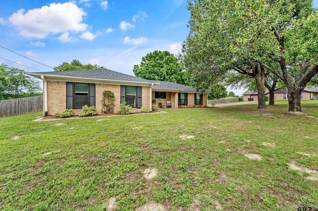 300 Windridge Dr, Whitehouse, TX 75791