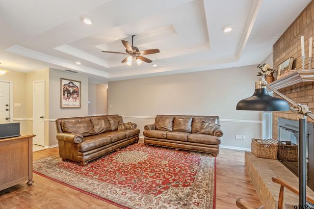 300 Windridge Dr, Whitehouse, TX 75791
