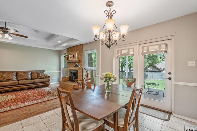 300 Windridge Dr, Whitehouse, TX 75791