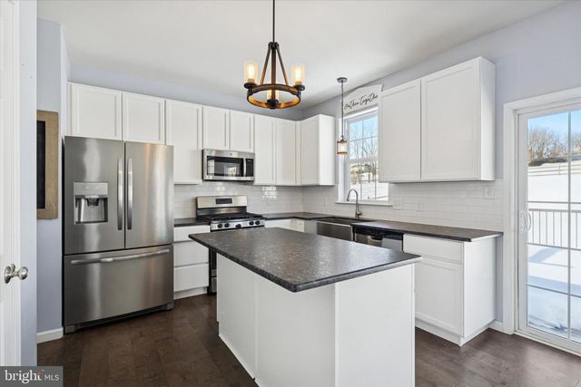 48 CHRISTI DR, Barto, PA 19504