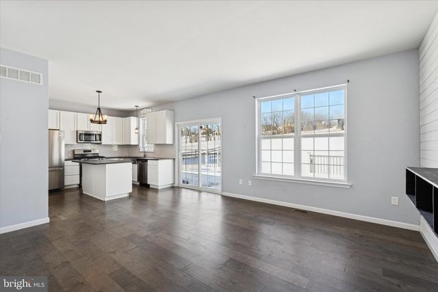 48 CHRISTI DR, Barto, PA 19504