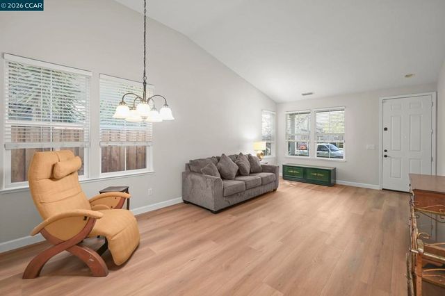 4736 Mammouth Ln, Oakley, CA 94561