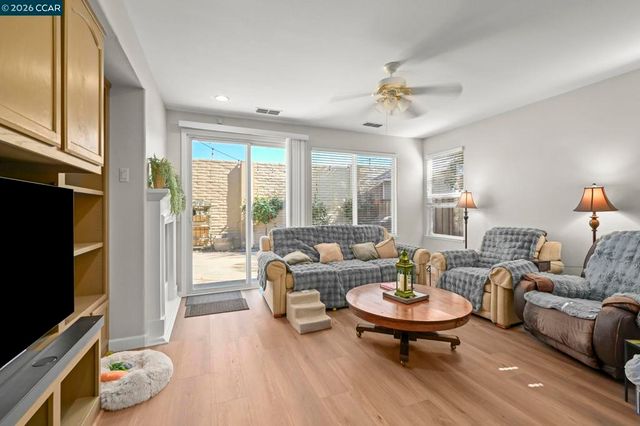 4736 Mammouth Ln, Oakley, CA 94561