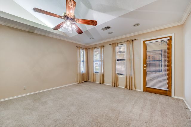 204 Sloan Street, Whitesboro, TX 76273