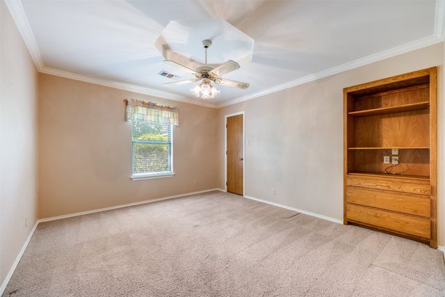 204 Sloan Street, Whitesboro, TX 76273