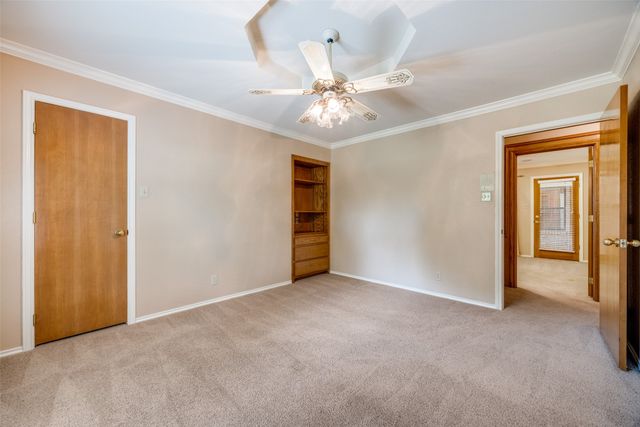 204 Sloan Street, Whitesboro, TX 76273