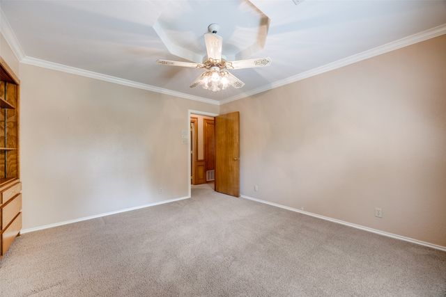 204 Sloan Street, Whitesboro, TX 76273