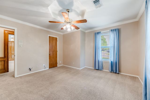 204 Sloan Street, Whitesboro, TX 76273