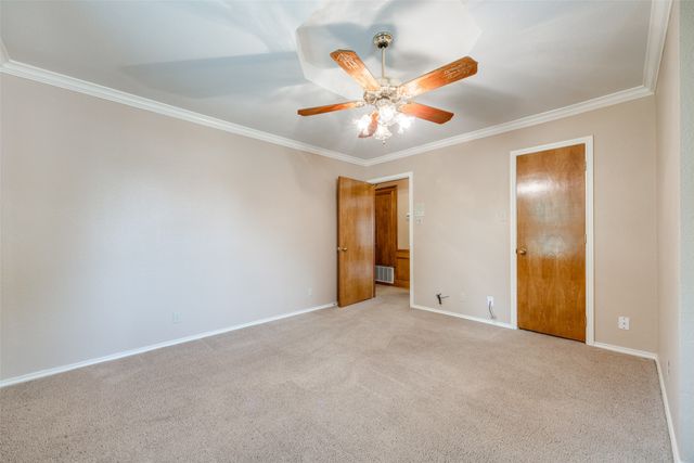 204 Sloan Street, Whitesboro, TX 76273