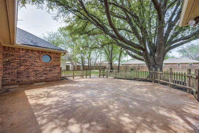 204 Sloan Street, Whitesboro, TX 76273