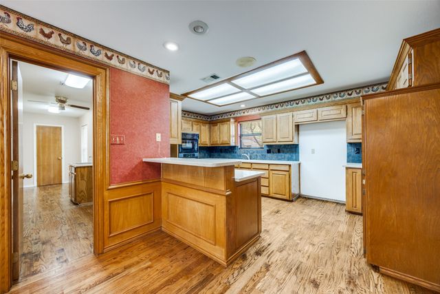 204 Sloan Street, Whitesboro, TX 76273