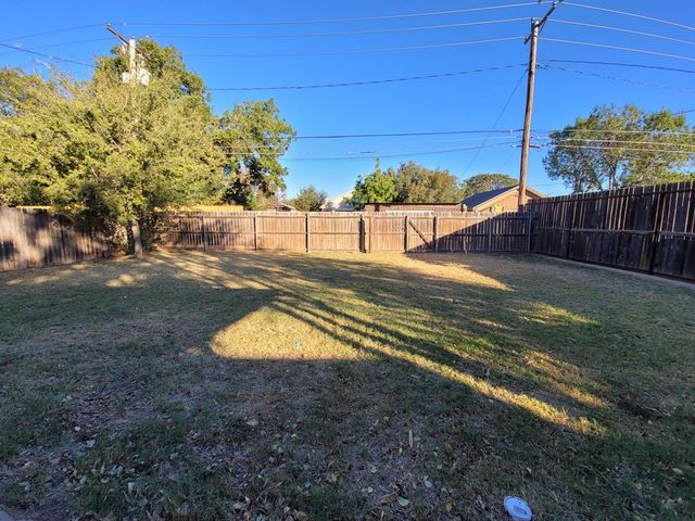 504 Holmsley, Midland, TX 79701