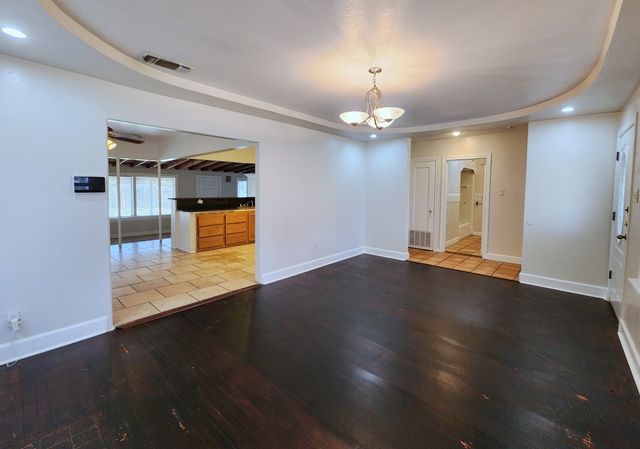 504 Holmsley, Midland, TX 79701