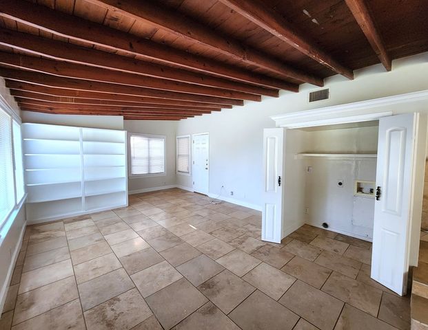 504 Holmsley, Midland, TX 79701