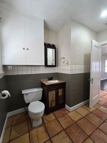 504 Holmsley, Midland, TX 79701