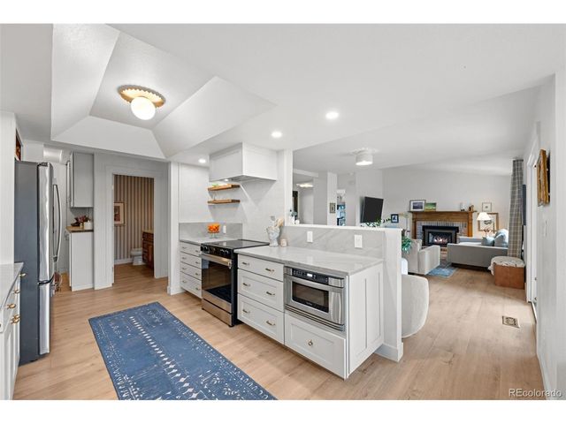 755 Old Stone Dr, Highlands Ranch, CO 80126