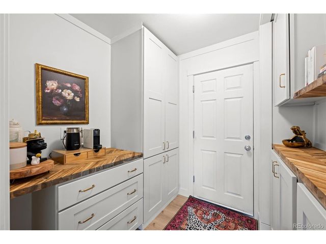 755 Old Stone Dr, Highlands Ranch, CO 80126
