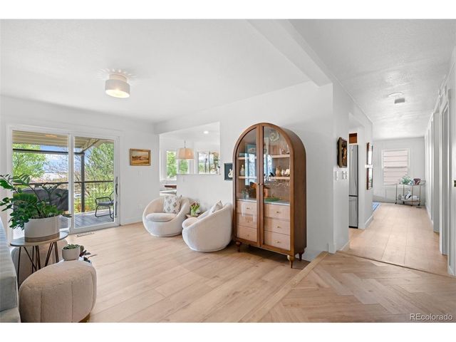 755 Old Stone Dr, Highlands Ranch, CO 80126