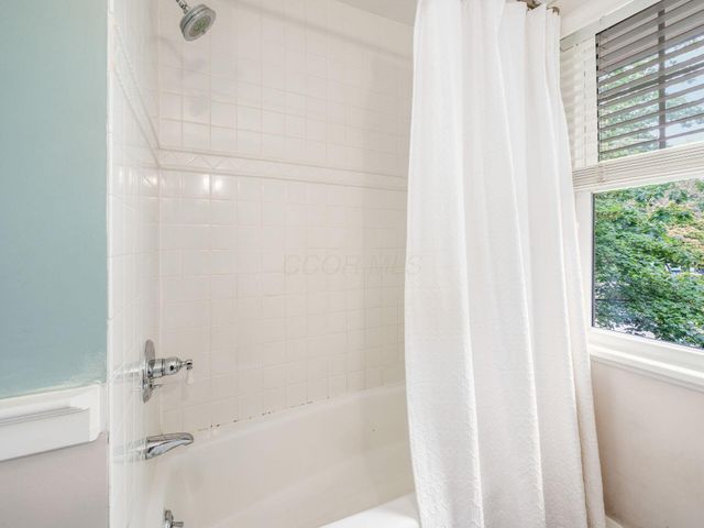 1635 Cambridge Boulevard, Upper Arlington, OH 43212