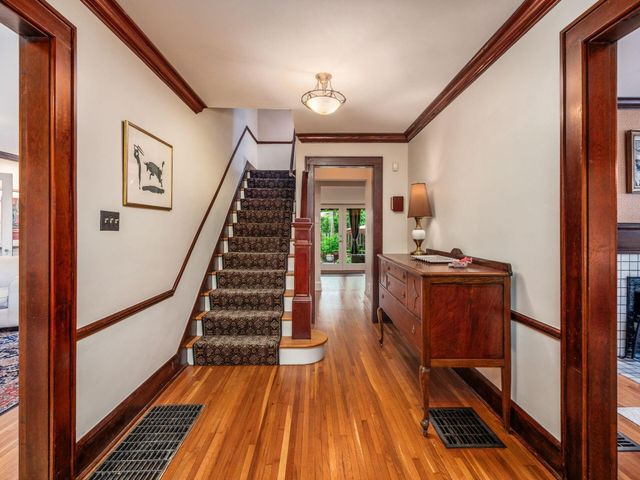 1635 Cambridge Boulevard, Upper Arlington, OH 43212