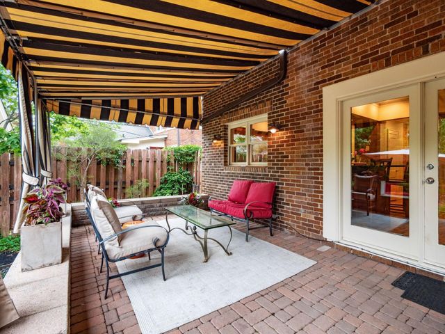 1635 Cambridge Boulevard, Upper Arlington, OH 43212