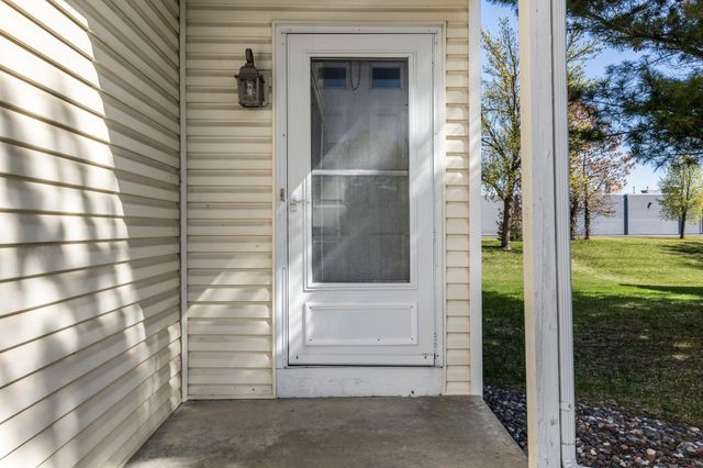 2756 Cutters Grove Circle, Anoka, MN 55303