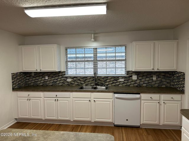 1305 HAWKS CREST Drive, Middleburg, FL 32068