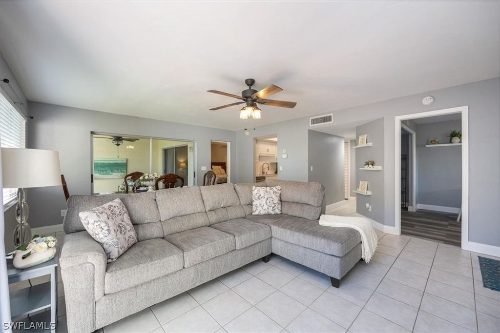 3036 Kings Lake BLVD 7564, Naples, FL 34112