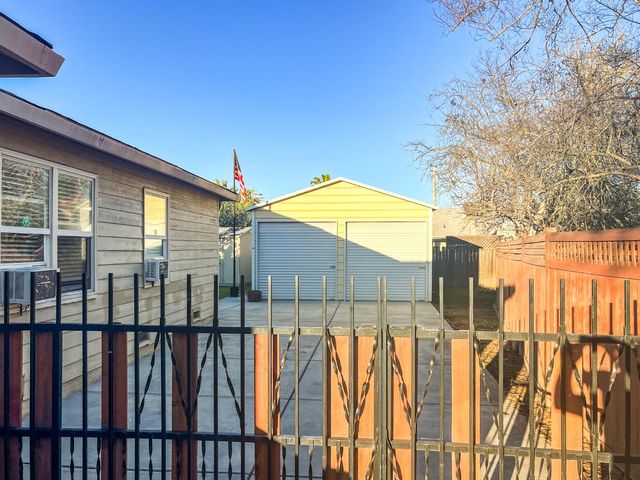 2029 Verano St, Sacramento, CA 95838