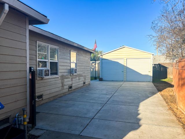 2029 Verano St, Sacramento, CA 95838