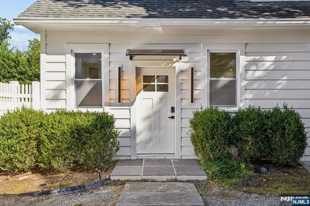 32 Oak Bend Road, West Orange, NJ 07052