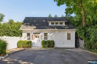 32 Oak Bend Road, West Orange, NJ 07052