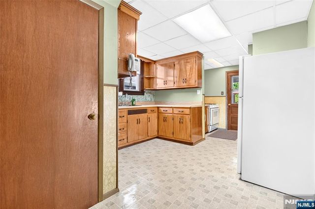 9 Long Avenue, Mahwah, NJ 07430