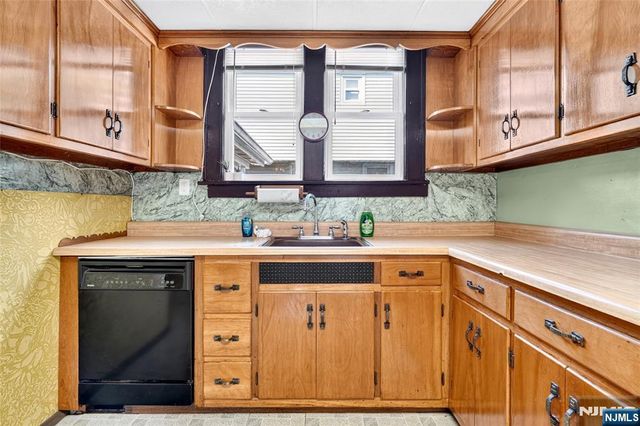 9 Long Avenue, Mahwah, NJ 07430