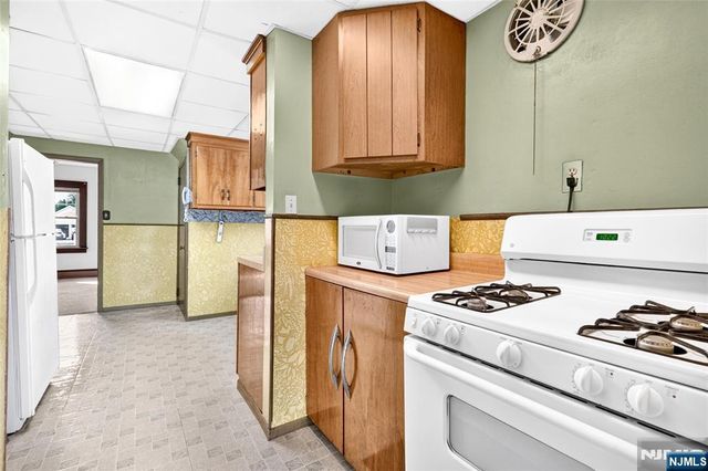 9 Long Avenue, Mahwah, NJ 07430