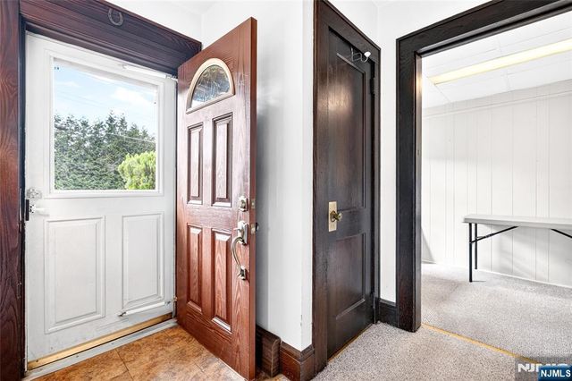 9 Long Avenue, Mahwah, NJ 07430