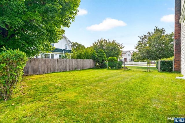 9 Long Avenue, Mahwah, NJ 07430