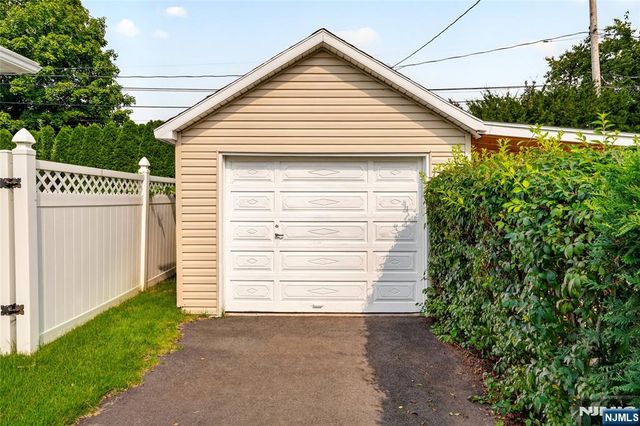 9 Long Avenue, Mahwah, NJ 07430