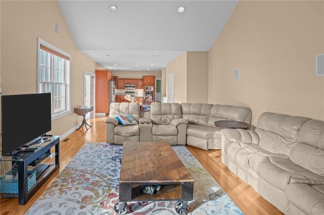 30 Alyssa Court, Scituate, RI 02831