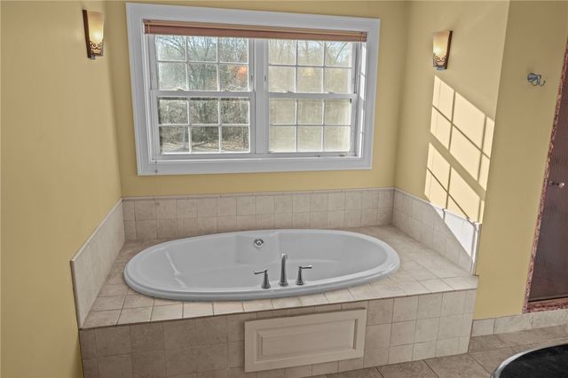 30 Alyssa Court, Scituate, RI 02831