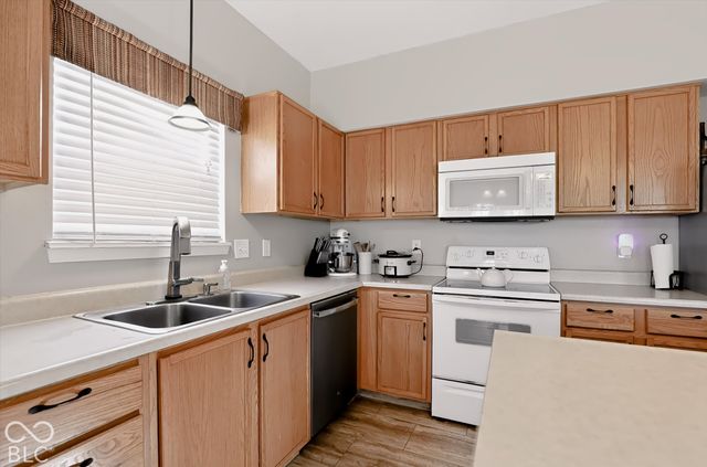 3553 White Cliff Way, Whitestown, IN 46075