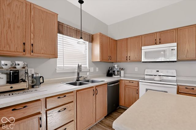 3553 White Cliff Way, Whitestown, IN 46075