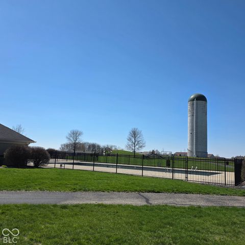 3553 White Cliff Way, Whitestown, IN 46075