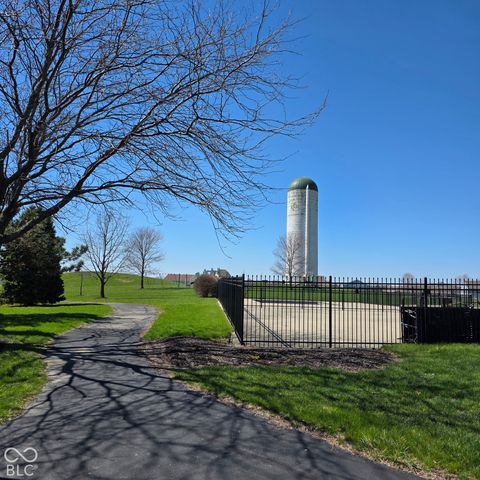3553 White Cliff Way, Whitestown, IN 46075