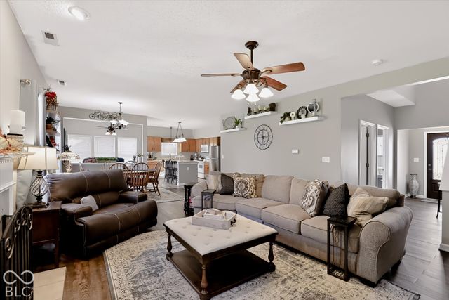 3553 White Cliff Way, Whitestown, IN 46075