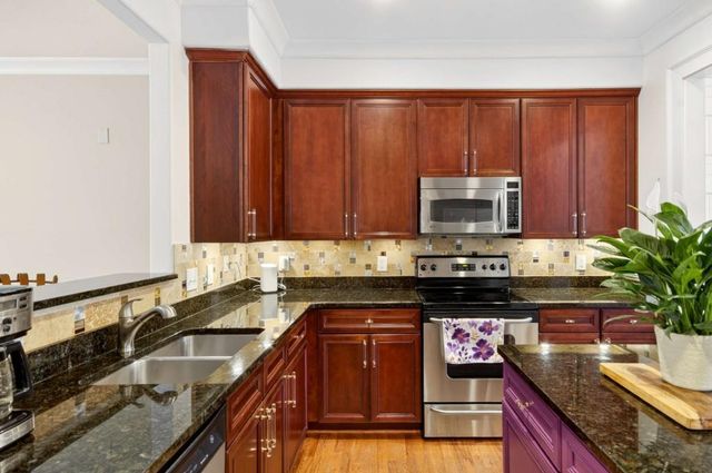 2660 Colgan SE Court, Atlanta, GA 30317