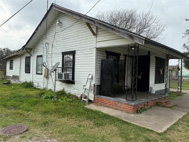 1037 New Orleans Ave Avenue, Port Arthur, TX 77640